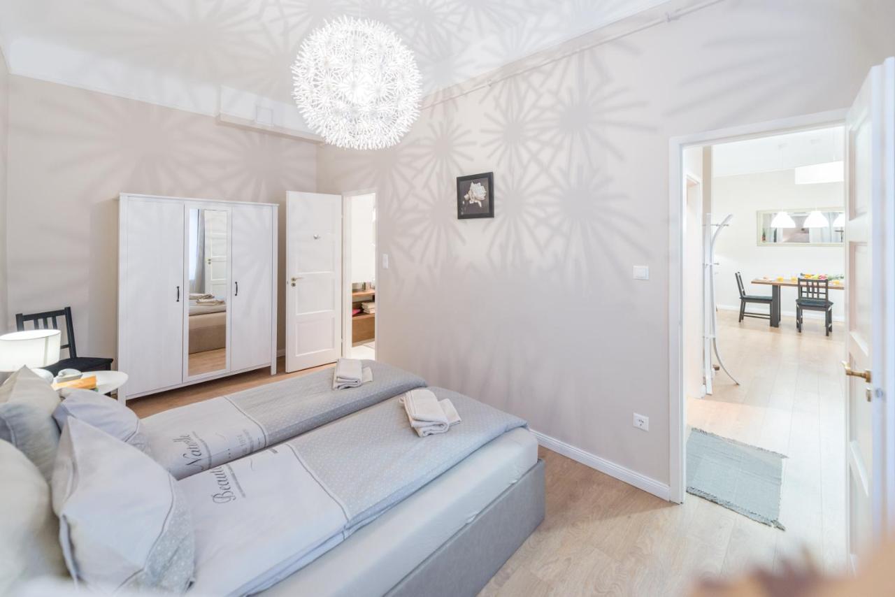 Downtown Heart 3 Bdr, 2 Bath, A/C Lägenhet Budapest Exteriör bild