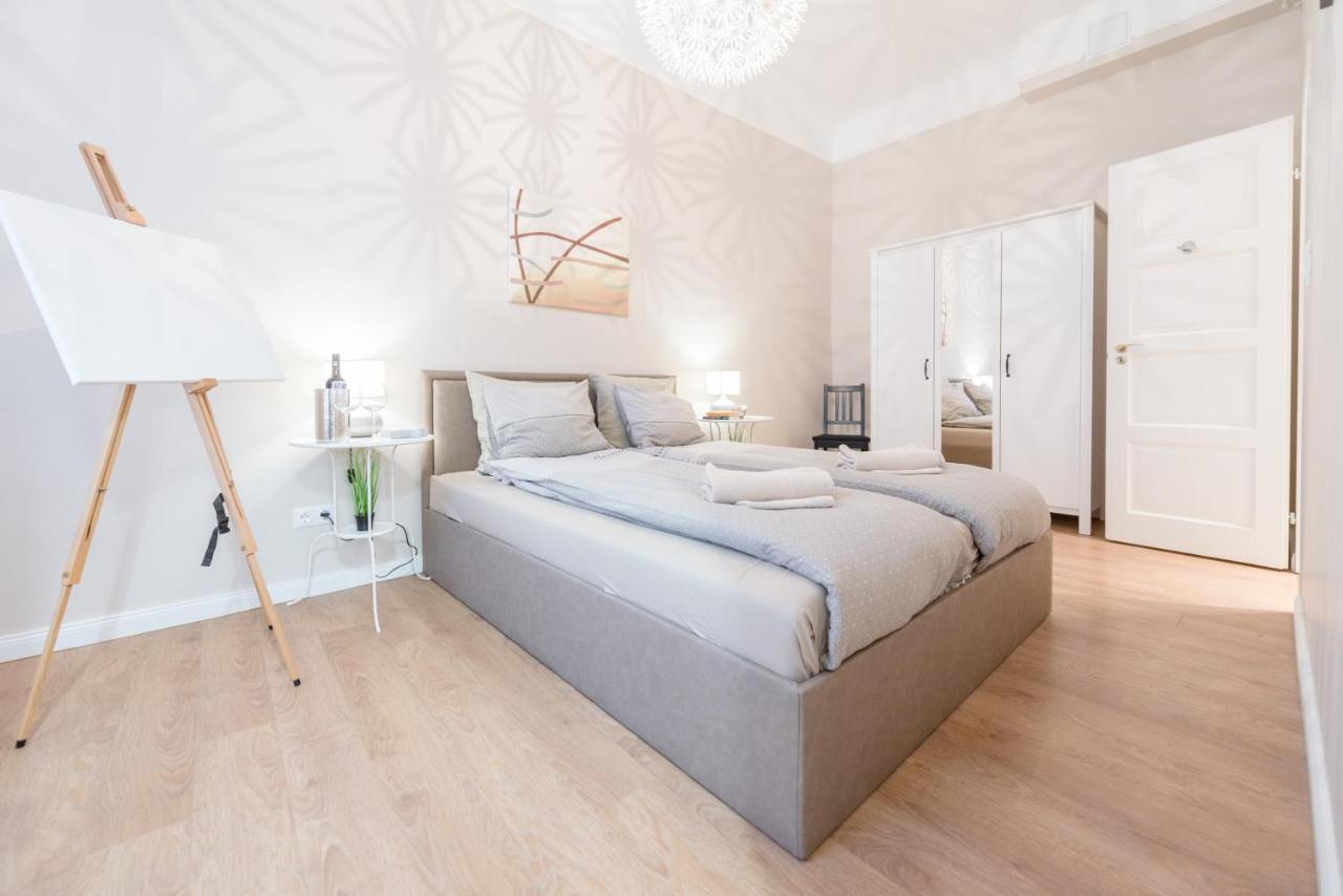 Downtown Heart 3 Bdr, 2 Bath, A/C Lägenhet Budapest Exteriör bild