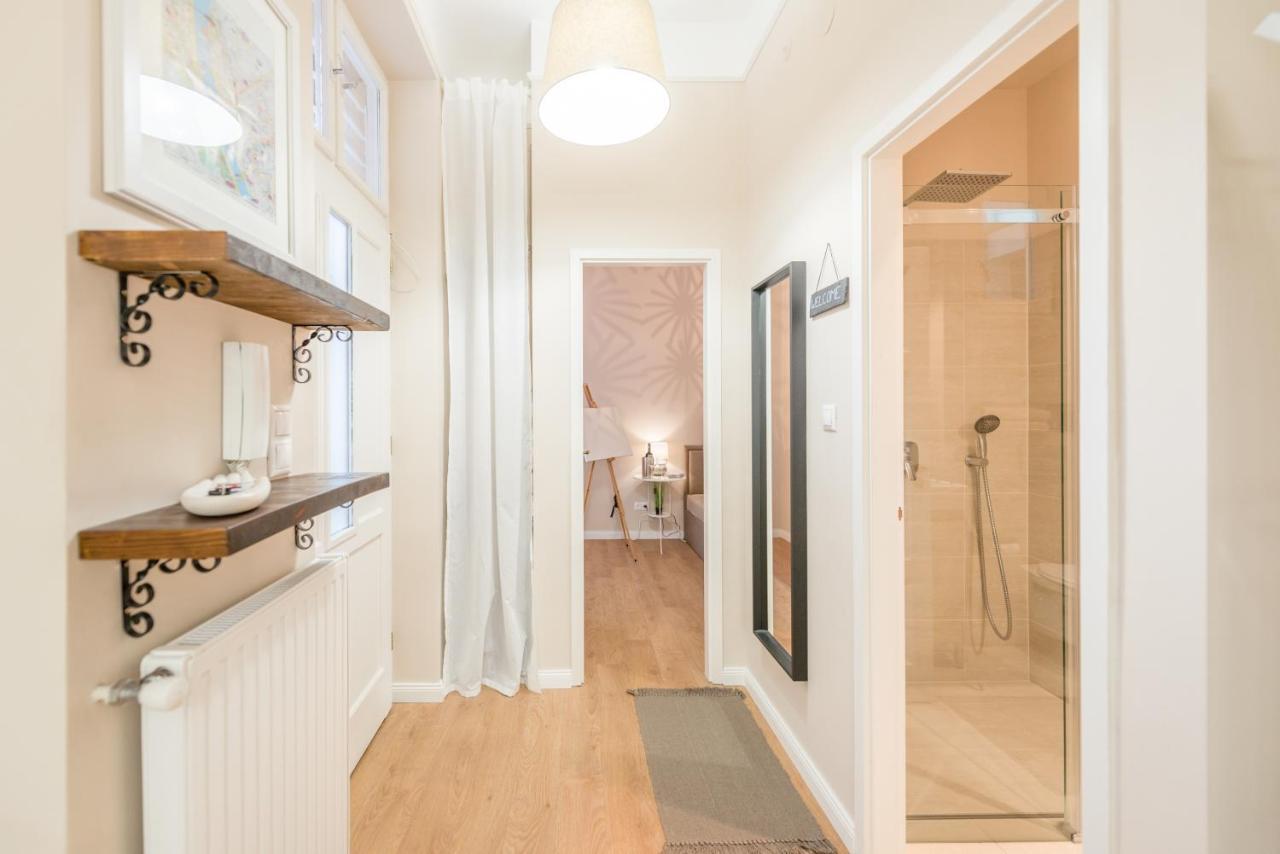 Downtown Heart 3 Bdr, 2 Bath, A/C Lägenhet Budapest Exteriör bild